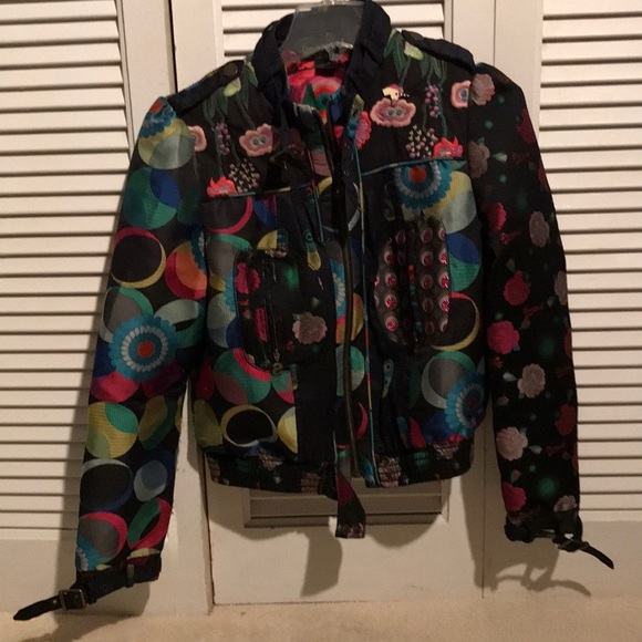 Desigual Jackets & Blazers - Desigual Floral & Geometric print Jacket w/zipper!
